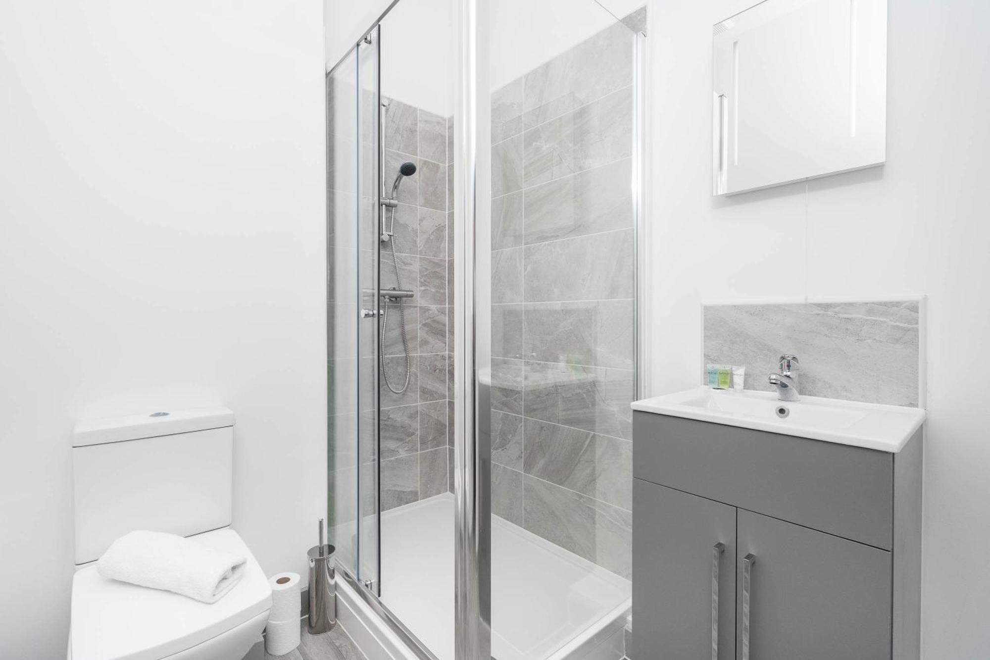 Modern Apartment In Brierley Hill - Secure Parking - Wifi & Netflix - Excellent Value - 11O Εξωτερικό φωτογραφία